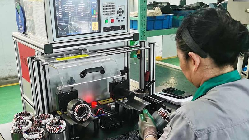 闭环步进电机控制卡：核心部件解析与应用